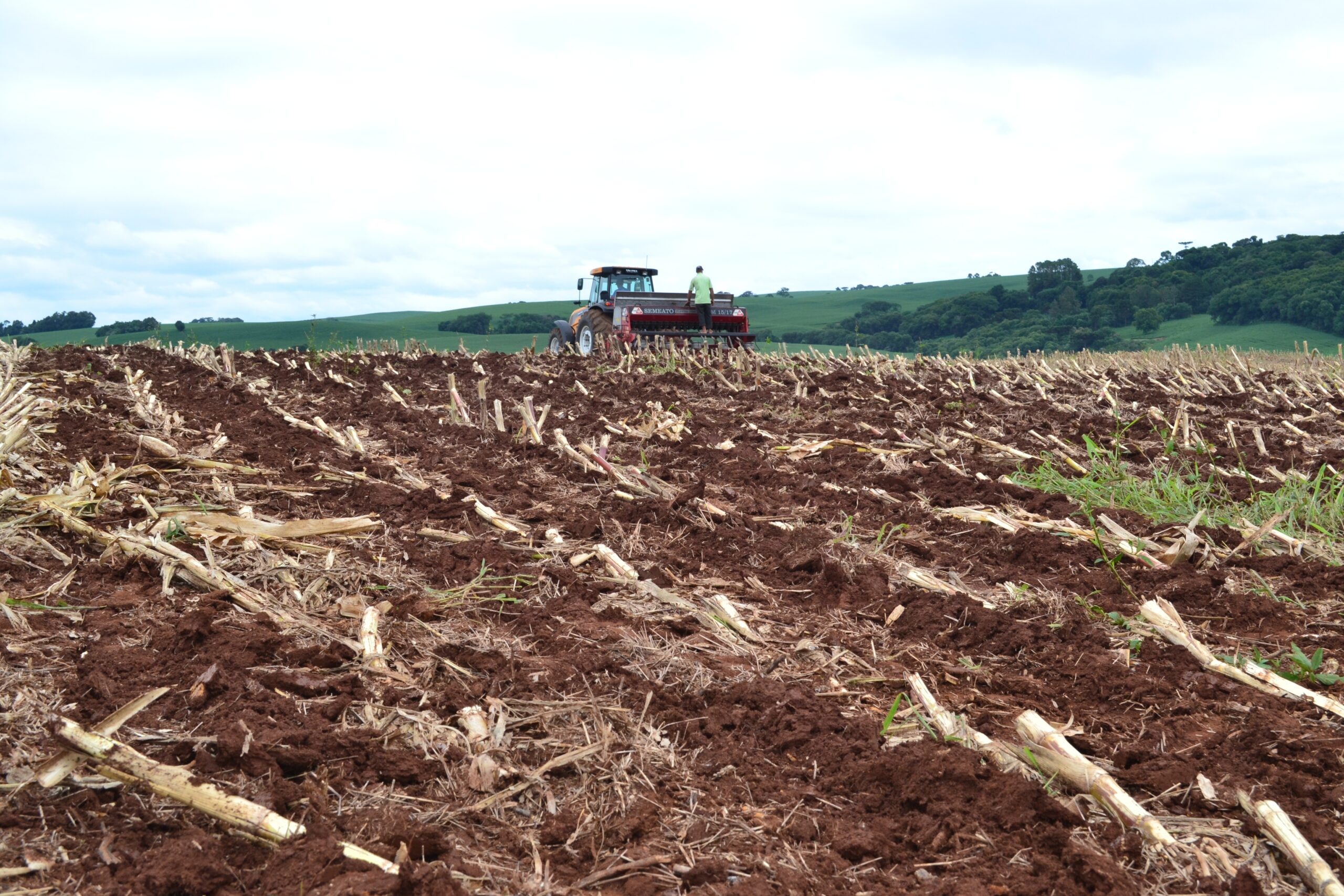 Inicia plantio de milho safrinha em Ipiranga do Sul